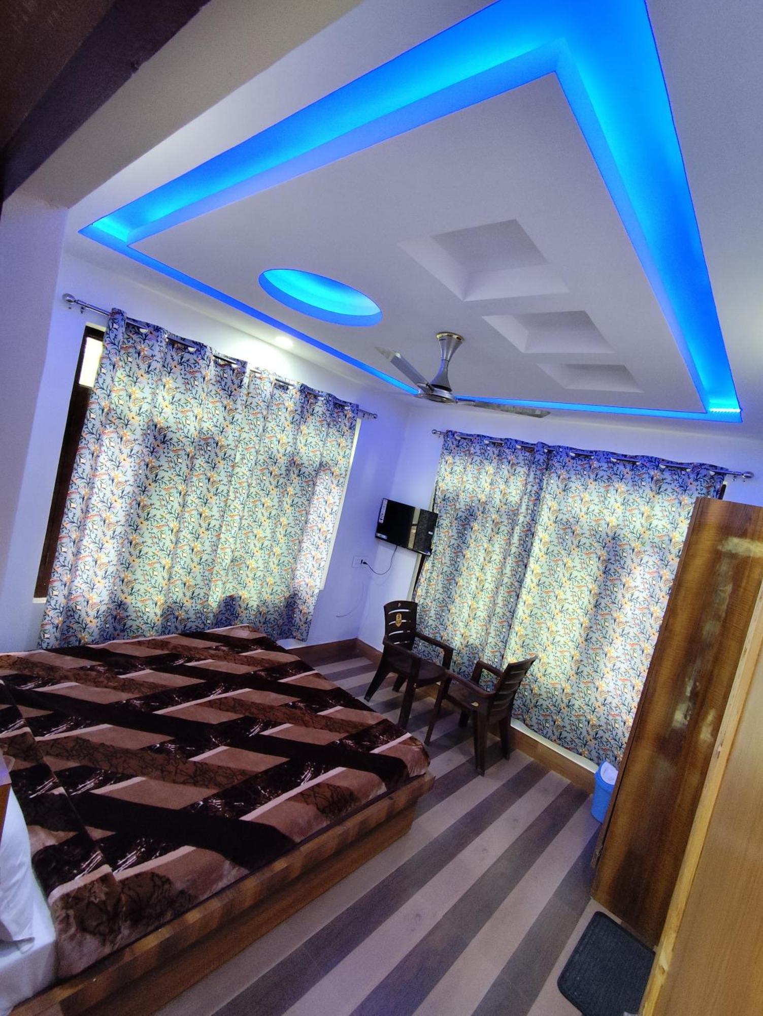 The Heaven Tree Hotell Srīnagar Exteriör bild